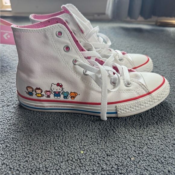 Hello Kitty high top converse - Picture 2 of 14